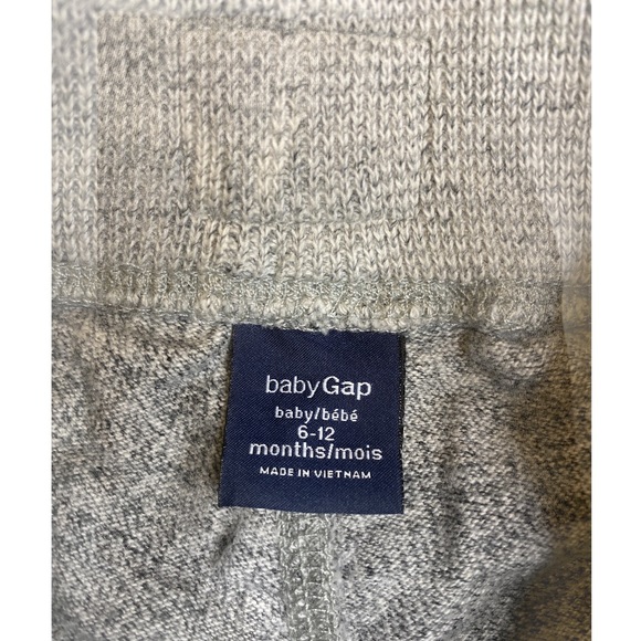 GAP baby boy shorts - size 6-12 months - Picture 3 of 4